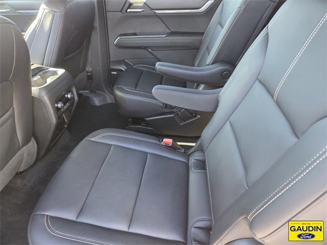 Used 2024 GMC Acadia Elevation image 12