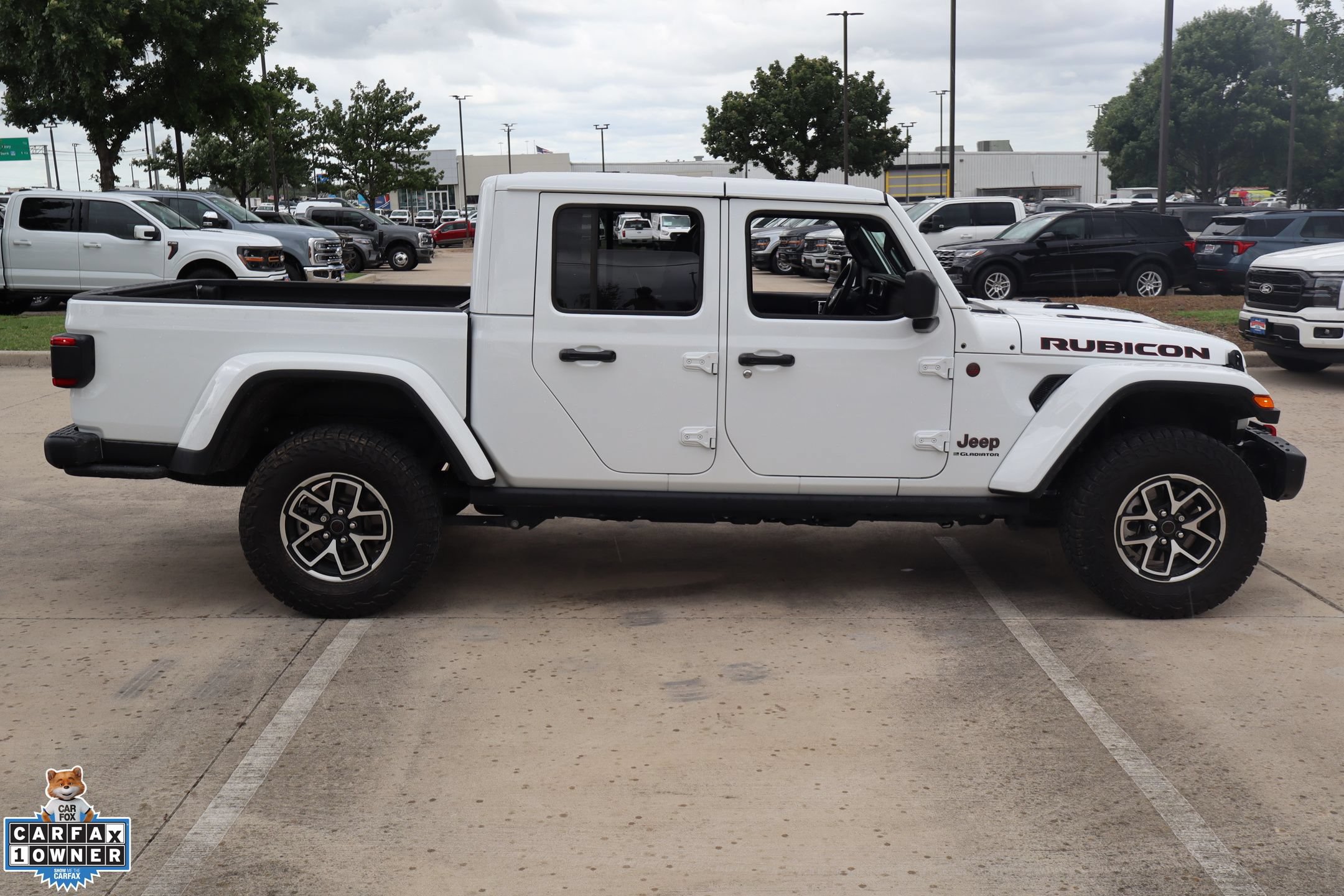 Used 2025 Jeep Gladiator Rubicon w/ Steel Bumper Group AWD/4WD image 2