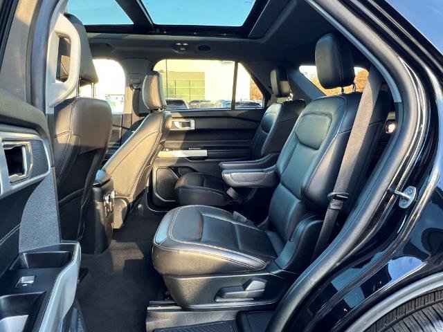 Certified 2022 Ford Explorer XLT w/ Equipment Group 202A image 7