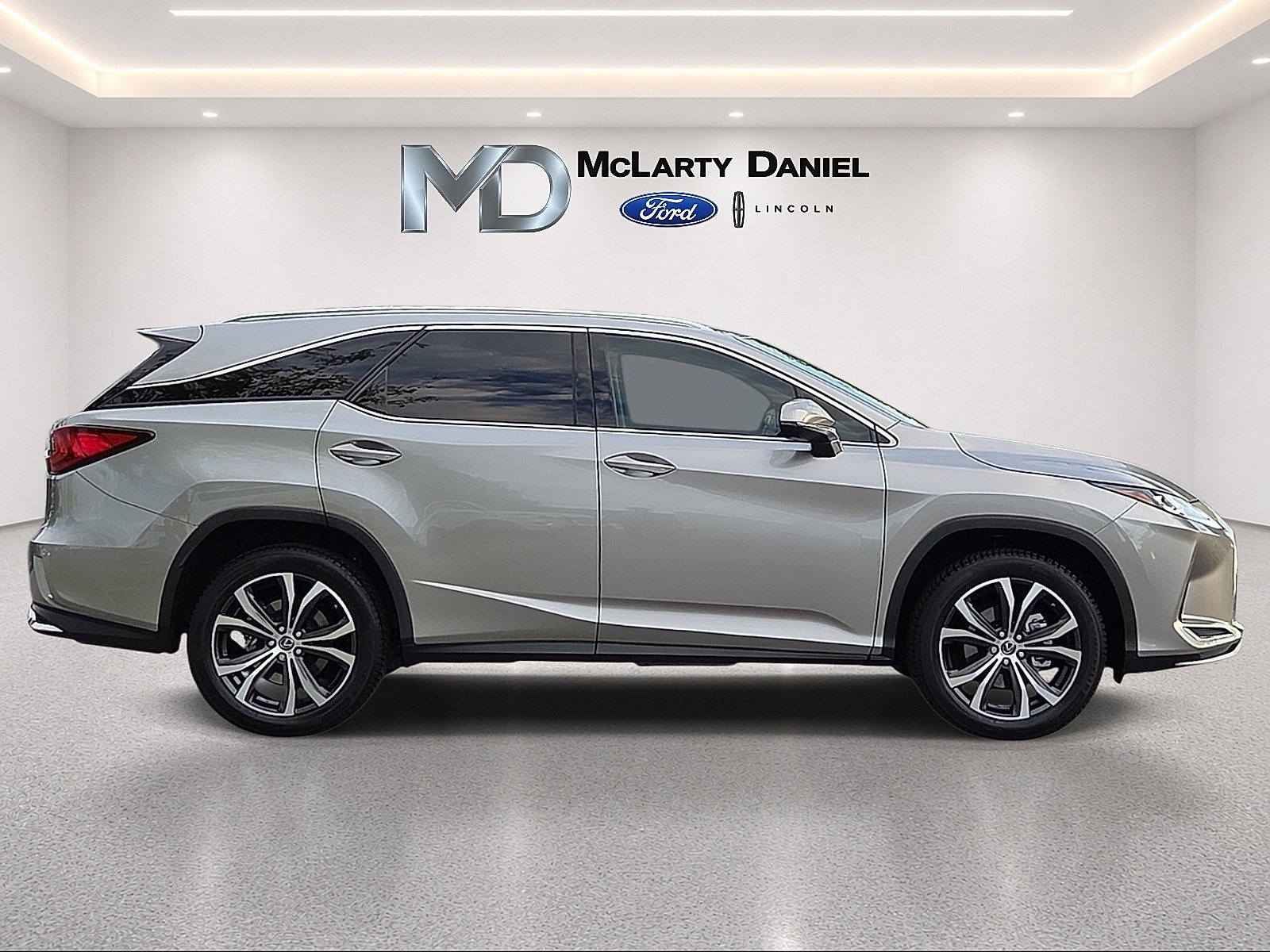 Used 2020 Lexus RX 350L Premium w/ Premium Package AWD/4WD image 6