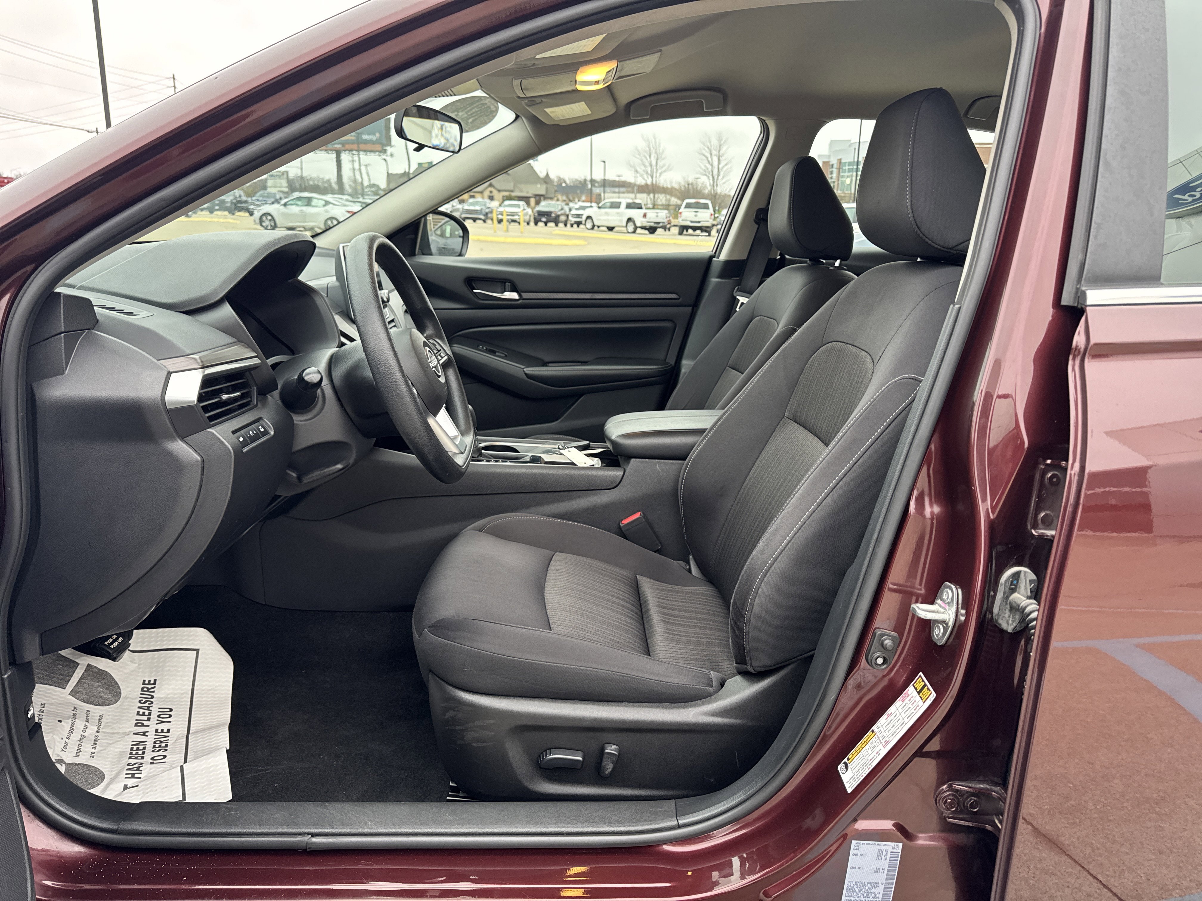 Used 2024 Nissan Altima 2.5 SV image 9