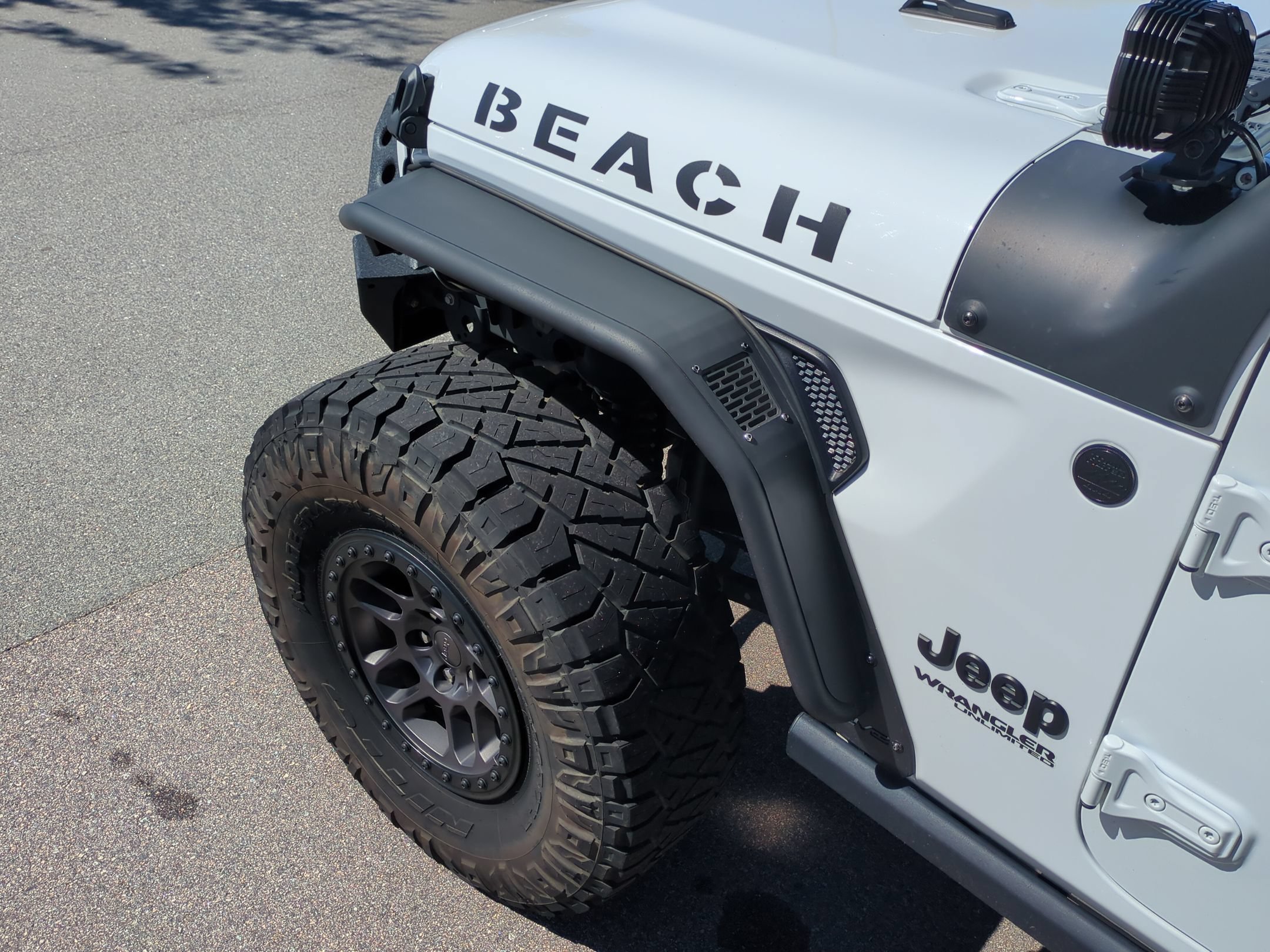 Used 2022 Jeep Wrangler Unlimited Sport w/ Xtreme Recon 35" Tire Package AWD/4WD image 12