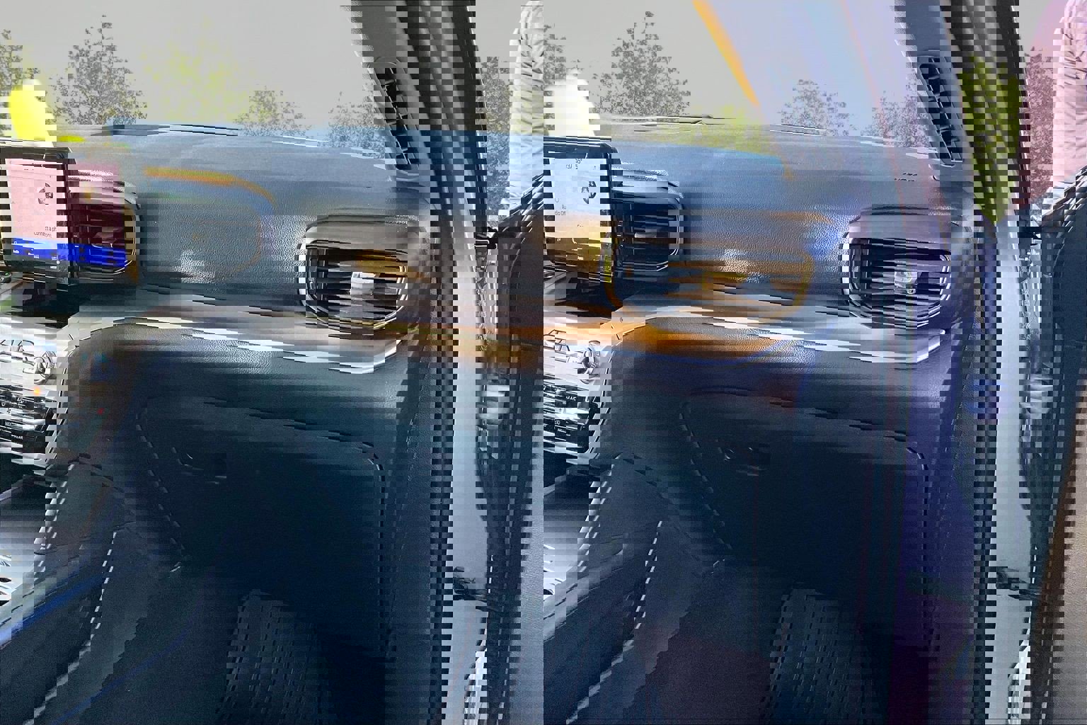 Certified 2021 Ford Explorer XLT image 17