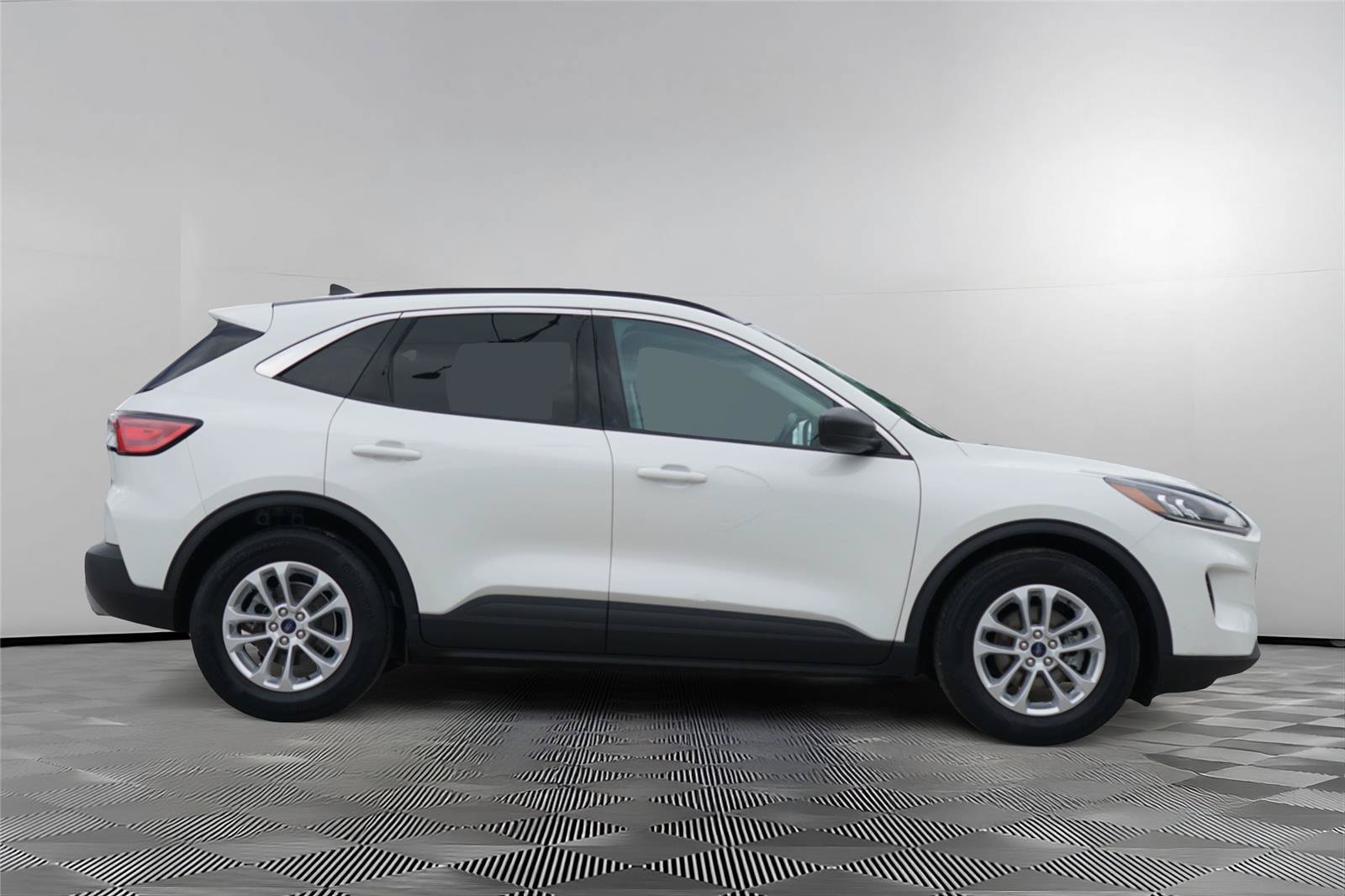 Certified 2022 Ford Escape SE w/ Convenience Package FWD image 4
