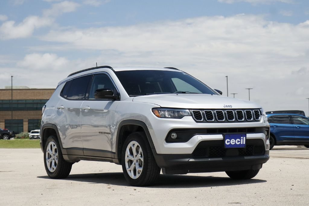 Used 2024 Jeep Compass Latitude AWD/4WD image 26