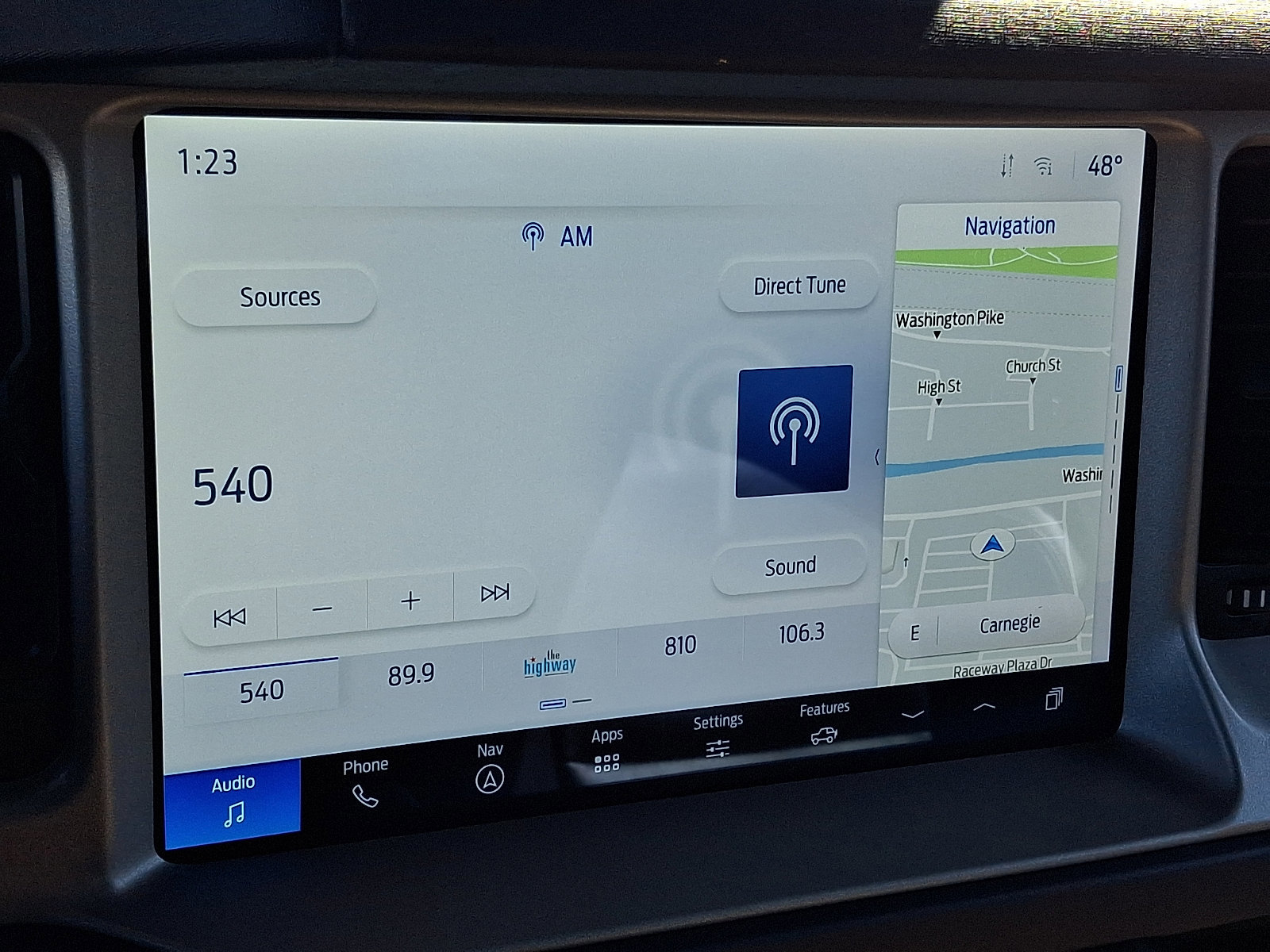 Certified 2025 Ford Bronco Outer Banks w/ Black Appearance Package image 17