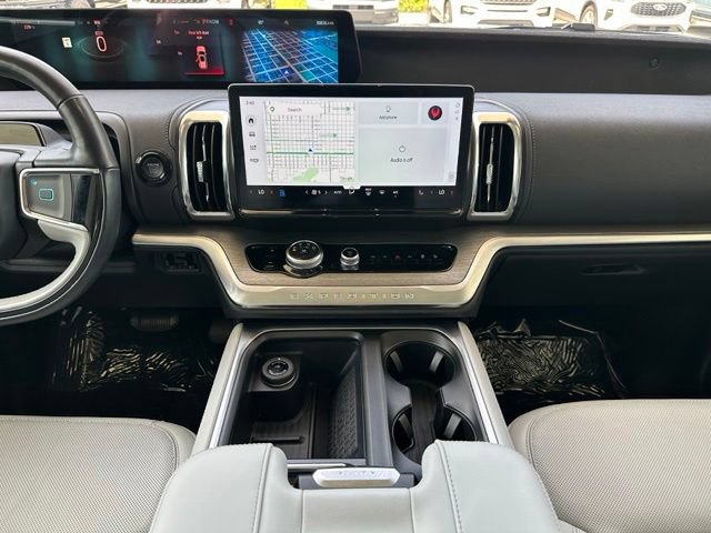 Certified 2025 Ford Expedition Max Platinum w/ Driver's Package AWD/4WD image 19