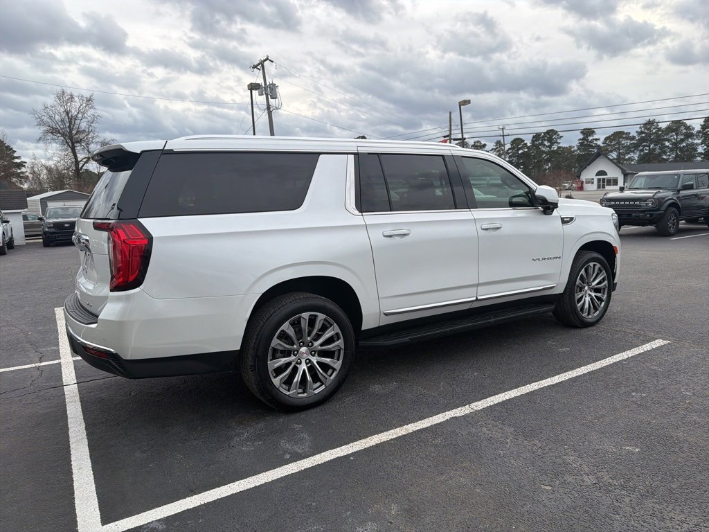 Used 2022 GMC Yukon XL SLT w/ SLT Premium Package image 5