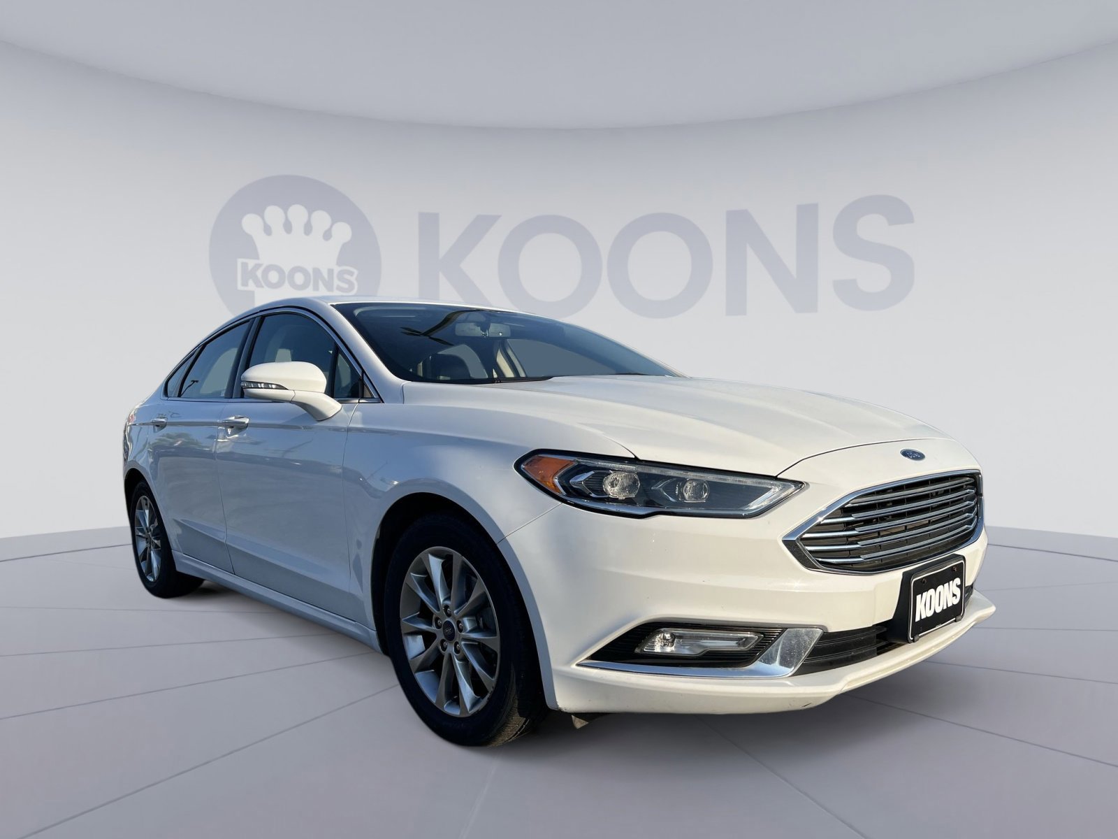 Certified 2017 Ford Fusion SE image 2