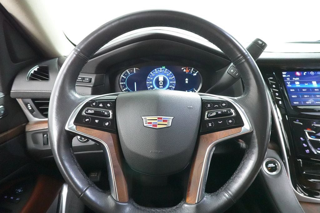 Used 2020 Cadillac Escalade Luxury AWD/4WD image 12