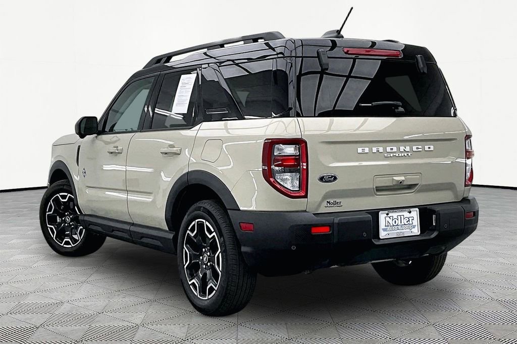 Certified 2025 Ford Bronco Sport Outer Banks w/ Outer Banks Tech Package+ AWD/4WD image 13