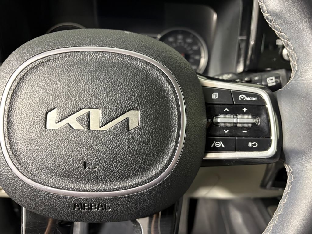 Used 2023 Kia Sorento S w/ Panoramic Sunroof Package image 22