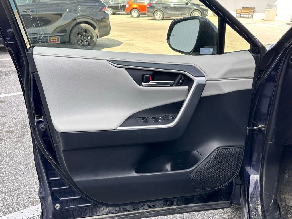 Used 2021 Toyota RAV4 Limited AWD/4WD image 12
