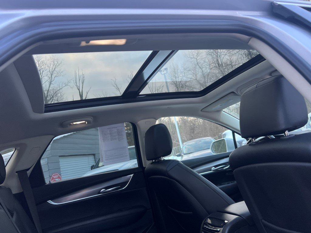 Used 2018 Cadillac XT5 Premium Luxury image 12