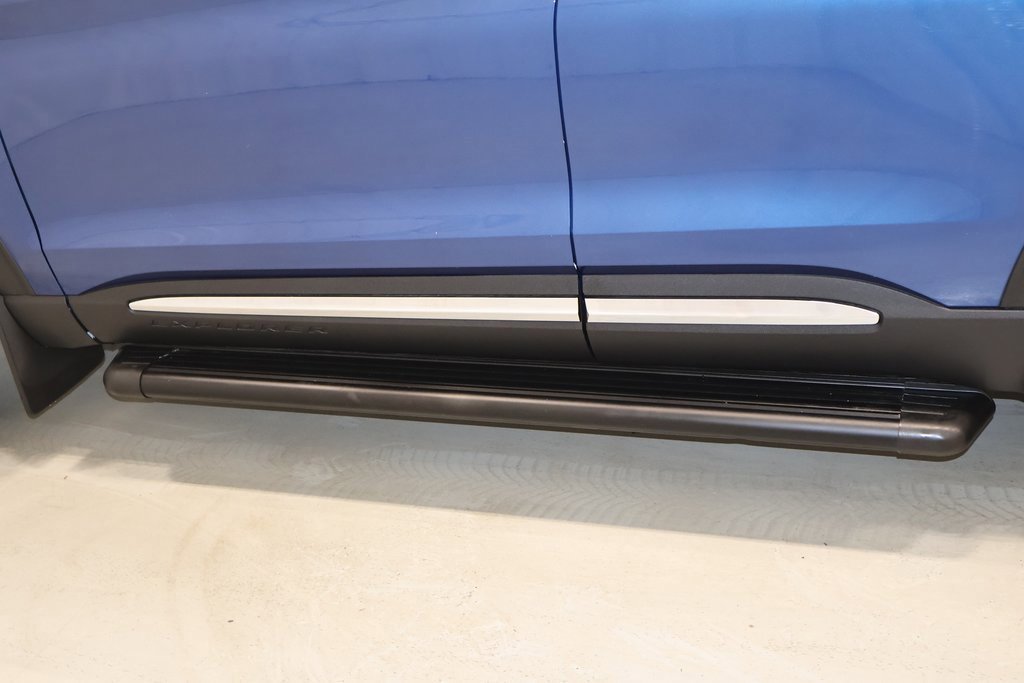 Certified 2020 Ford Explorer XLT w/ Equipment Group 202A image 44