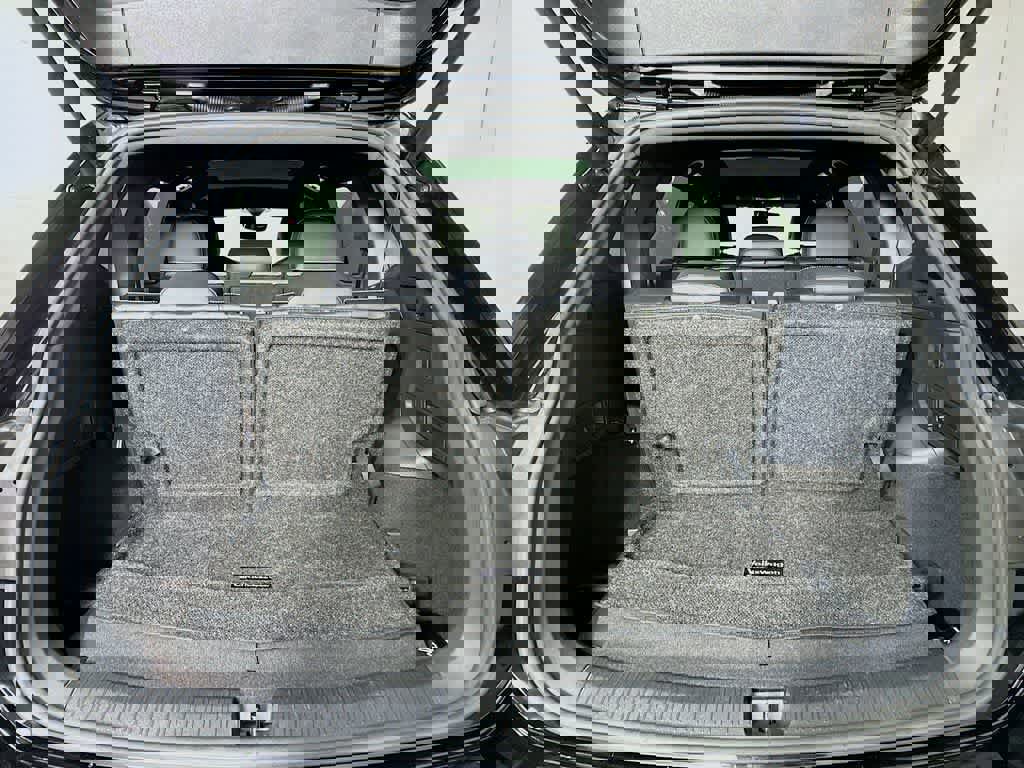 Used 2021 Volkswagen Tiguan SEL Premium R-Line w/ 3rd Row Seat Package image 24