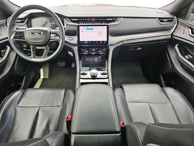 Used 2023 Jeep Grand Cherokee Overland w/ Luxury Tech Group IV AWD/4WD image 11