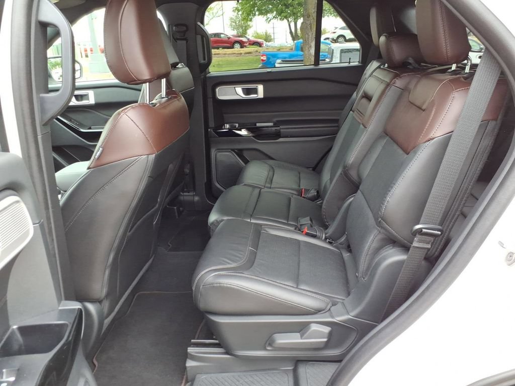 Certified 2023 Ford Explorer Platinum w/ Equipment Group 601A AWD/4WD image 11