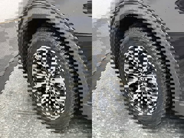 Certified 2022 Ford Explorer ST-Line w/ Class IV Trailer Tow Package image 40