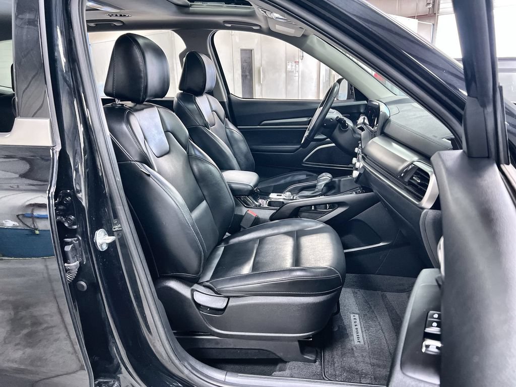 Used 2025 Kia Telluride S FWD image 29