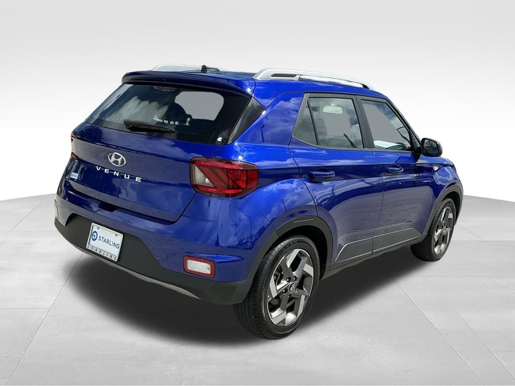 Used 2025 Hyundai Venue SEL FWD image 10