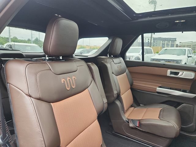 Certified 2024 Ford Explorer King Ranch w/ Technology Package AWD/4WD image 31