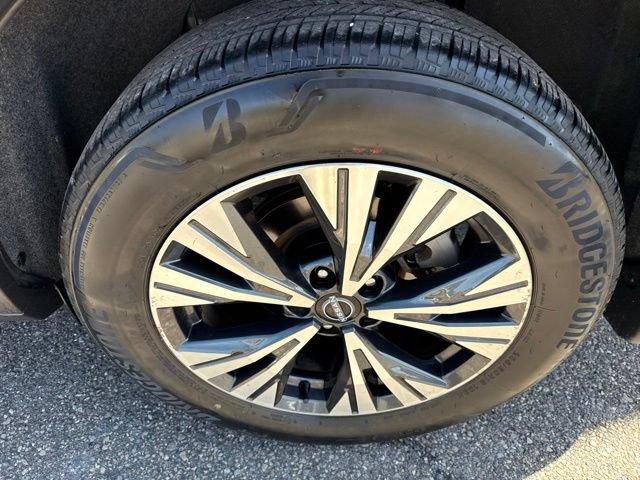 Used 2023 Nissan Rogue SV AWD/4WD image 11