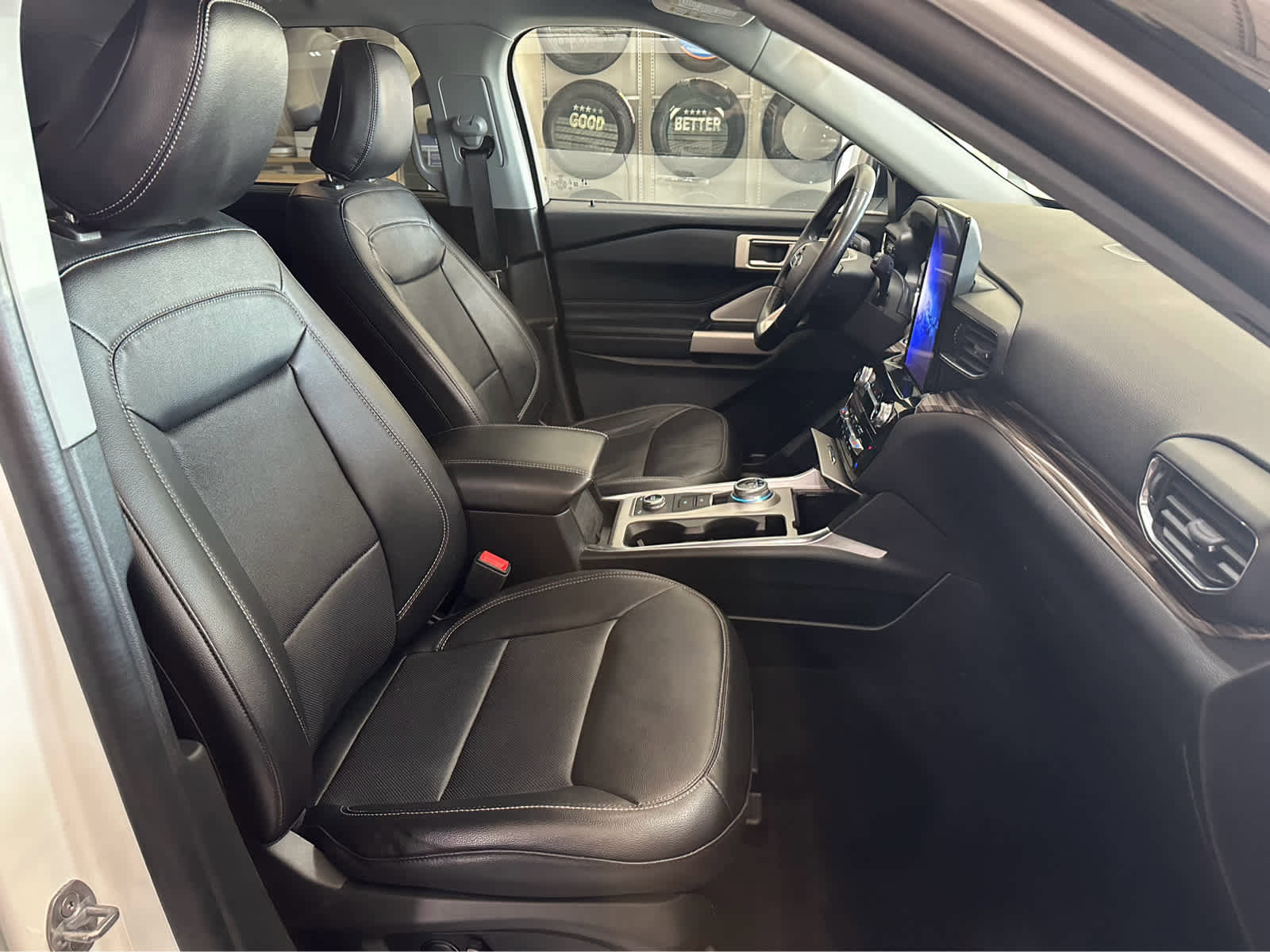 Certified 2023 Ford Explorer Limited w/ Limited Technology Package image 45