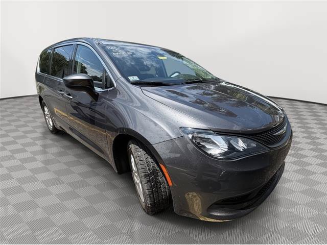 Used 2023 Chrysler Voyager LX FWD image 5