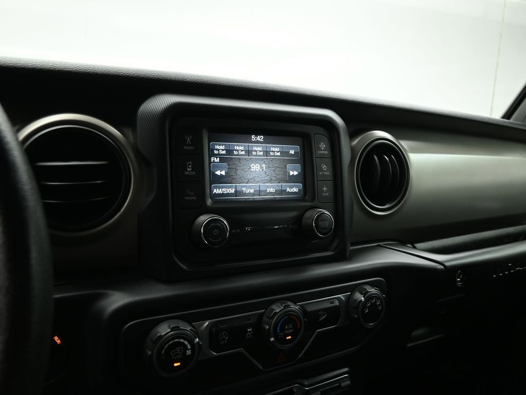 Used 2018 Jeep Wrangler Unlimited Sport image 12