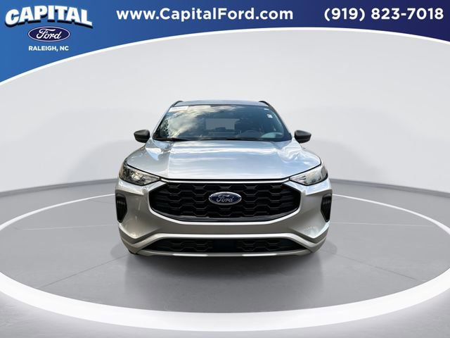 Certified 2024 Ford Escape ST-Line w/ Tech Pack #1 AWD/4WD image 9