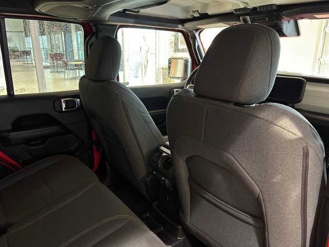 Used 2025 Jeep Wrangler Unlimited Sahara w/ Safety Group AWD/4WD image 25