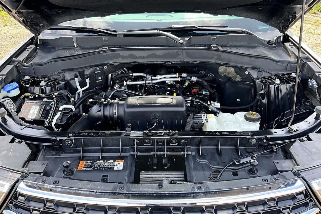 Certified 2021 Ford Explorer XLT w/ Equipment Group 202A image 12