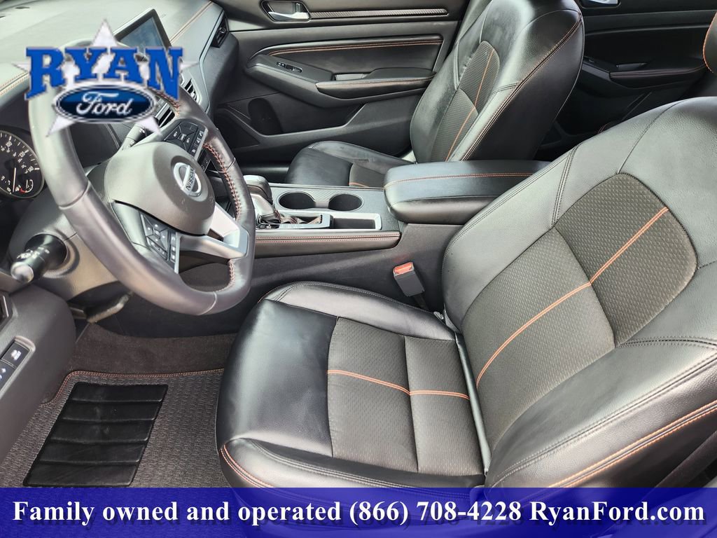 Used 2022 Nissan Altima 2.5 SR w/ Midnight Edition Package FWD image 9