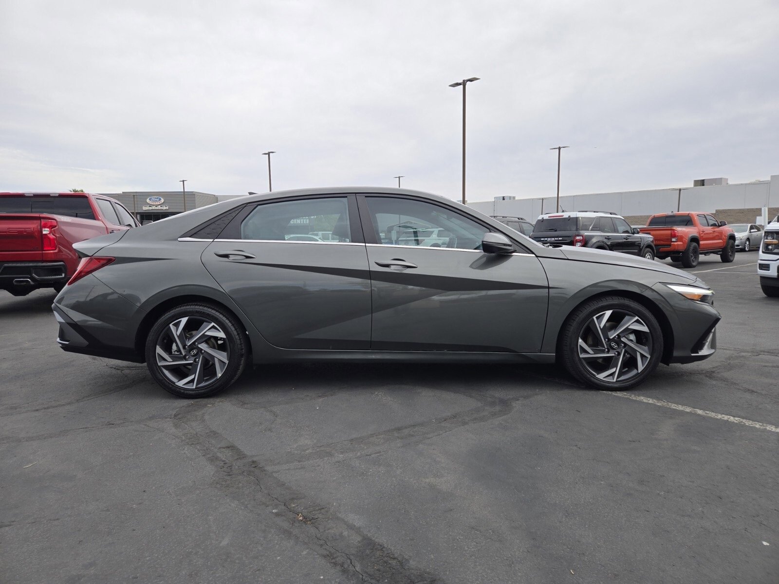 Used 2024 Hyundai Elantra Limited image 6