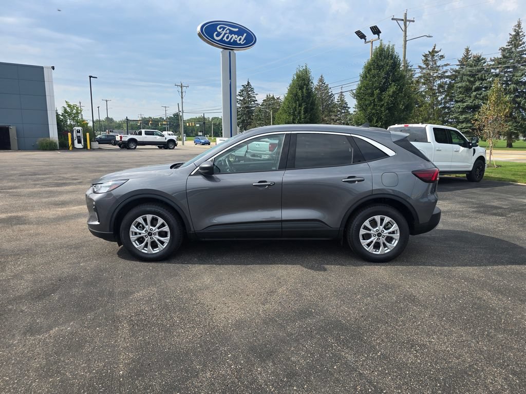 Certified 2023 Ford Escape Active AWD/4WD image 3
