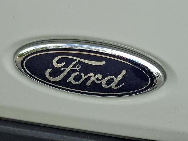 Certified 2017 Ford Transit 150 130 Low Roof RWD image 29