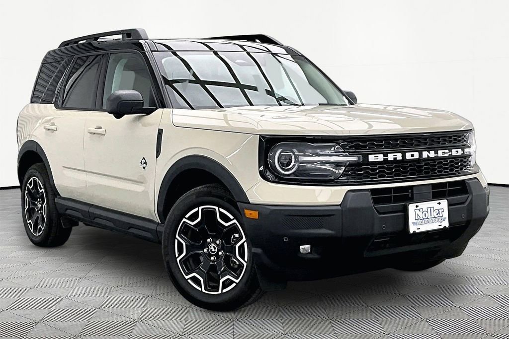 Certified 2025 Ford Bronco Sport Outer Banks w/ Outer Banks Tech Package+ AWD/4WD image 12