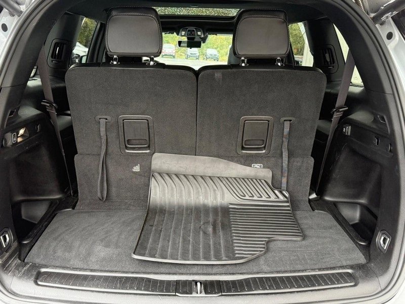 Used 2024 Jeep Grand Cherokee L Limited w/ Luxury Tech Group II image 7