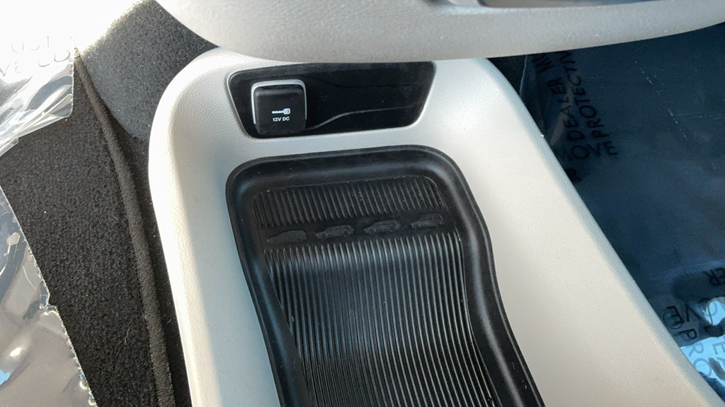 Used 2024 Chrysler Pacifica Touring-L FWD image 32