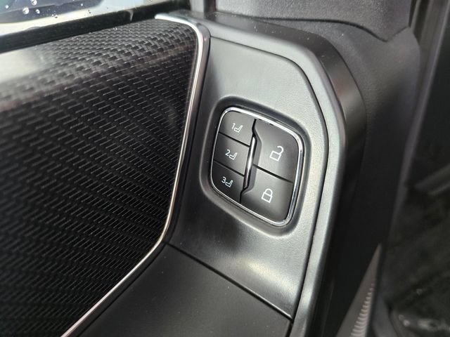 Certified 2023 Ford F150 Raptor w/ Raptor Carbon Fiber Package AWD/4WD image 27