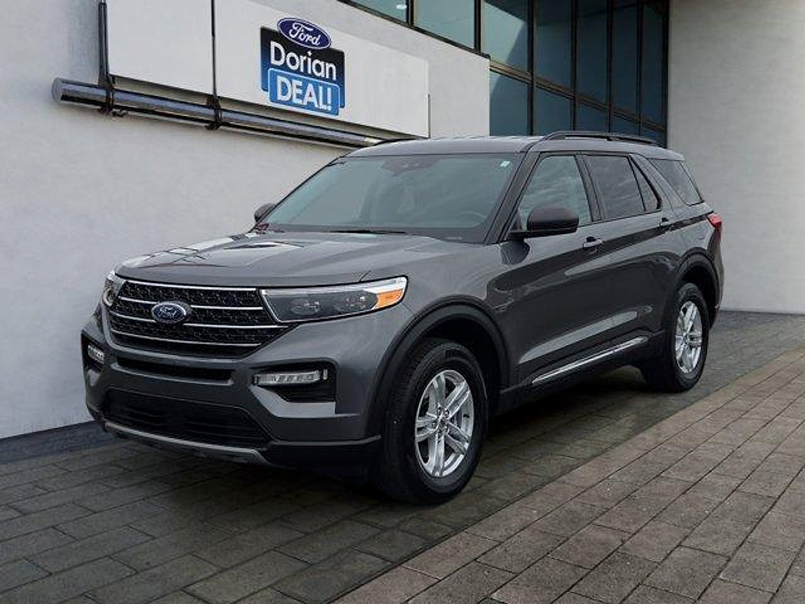 Certified 2023 Ford Explorer XLT w/ Equipment Group 202A AWD/4WD image 7