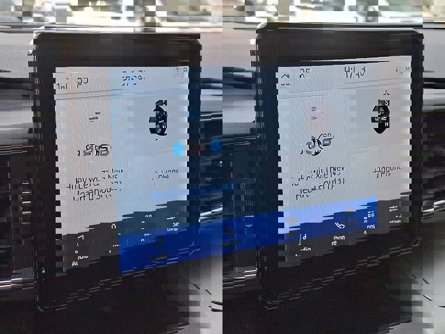 Certified 2022 Ford Explorer XLT w/ Equipment Group 202A image 10