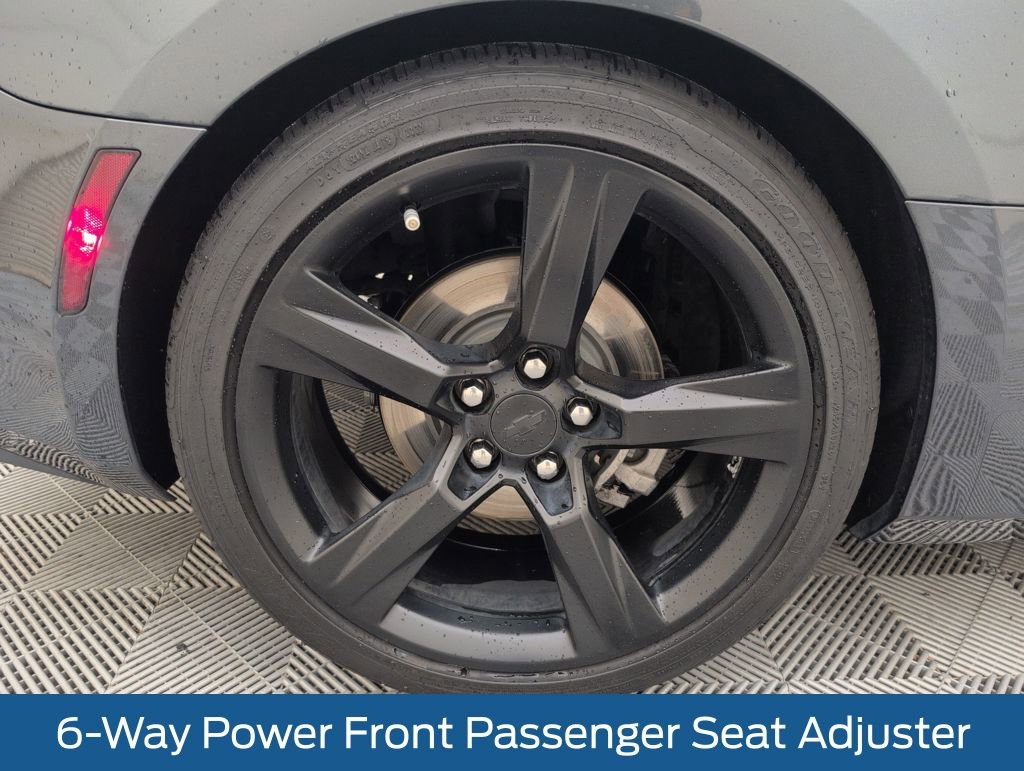 Used 2018 Chevrolet Camaro LT image 21