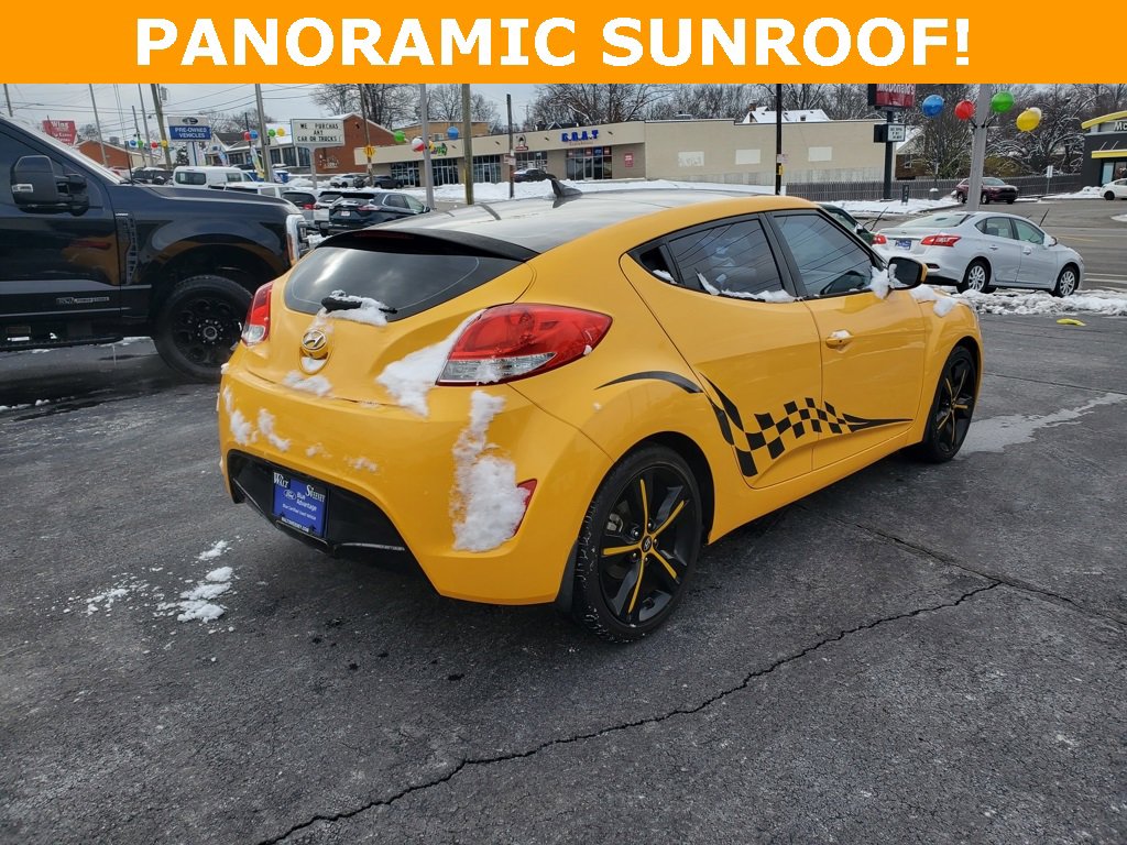 Used 2017 Hyundai Veloster Value Edition image 4