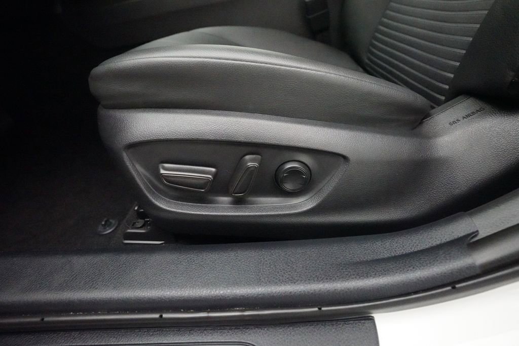 Used 2024 Toyota Camry SE AWD/4WD image 28