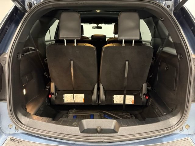 Certified 2018 Ford Explorer XLT w/ Equipment Group 202A FWD image 38