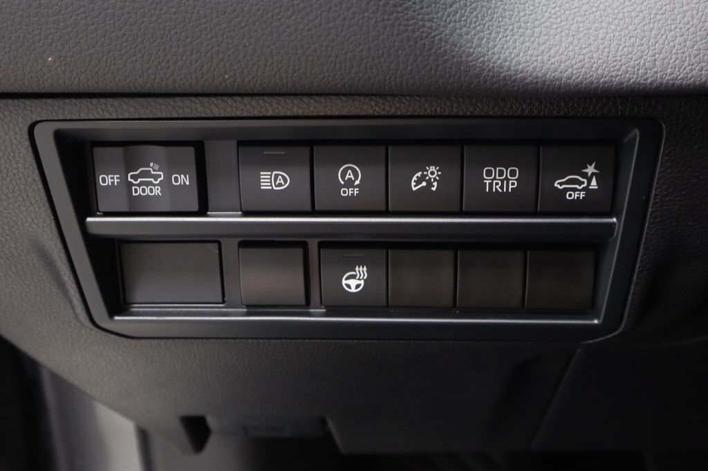 Used 2024 Toyota Tundra Limited AWD/4WD image 29