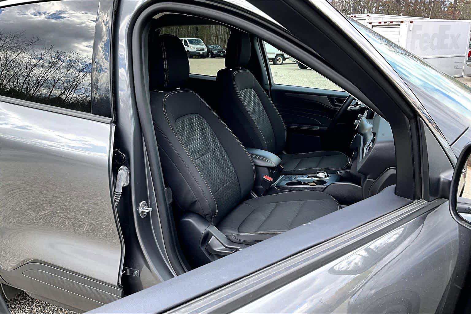 Certified 2024 Ford Escape Active AWD/4WD image 8