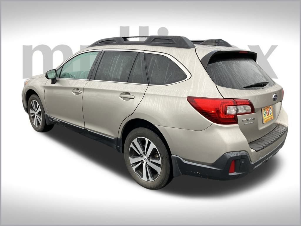 Used 2018 Subaru Outback 2.5i Limited image 11